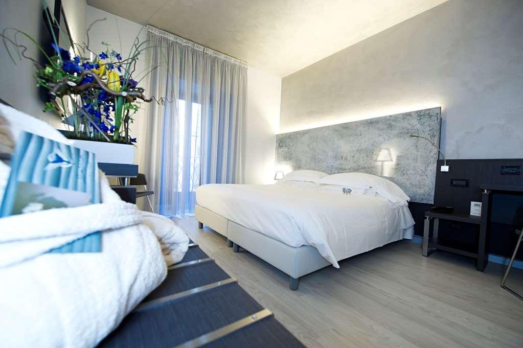 Arli Hotel Business And Wellness Bergamo Room photo